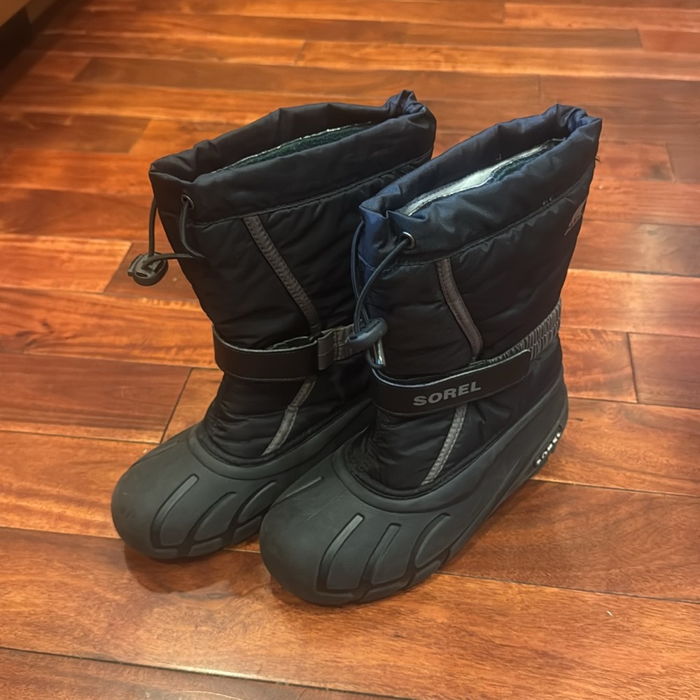 SOREL Black Flurry Snow boots Unisex size 4/Womens 6